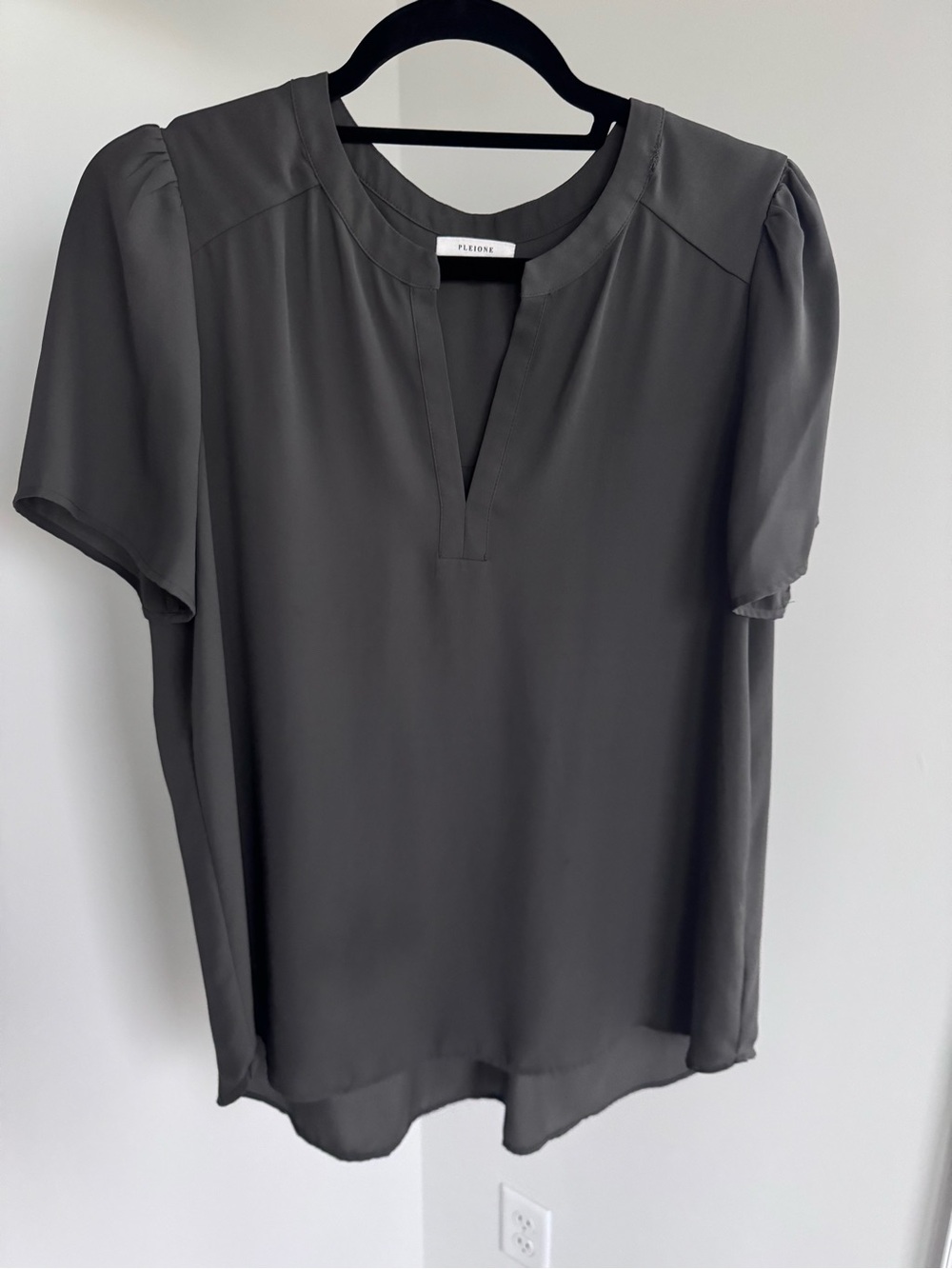 Pleione hunter green Short-Sleeve V-Neck Blouse sheer